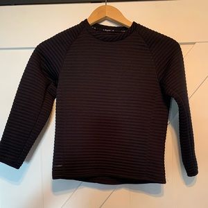 Layer 8 long sleeved wide ribbed base layer shirt kids size medium